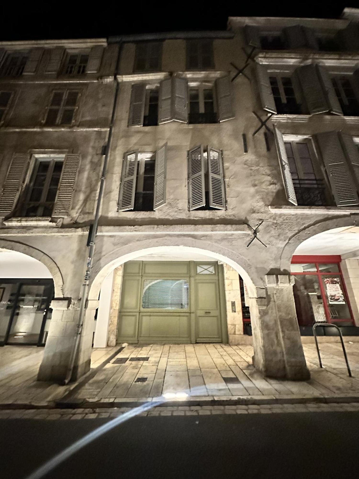 Hyper Centre A 80M Du Vieux Marche, T2 Calme Vue Sur Les Toits Rue Du Minage Apartment Ла Рошел Екстериор снимка