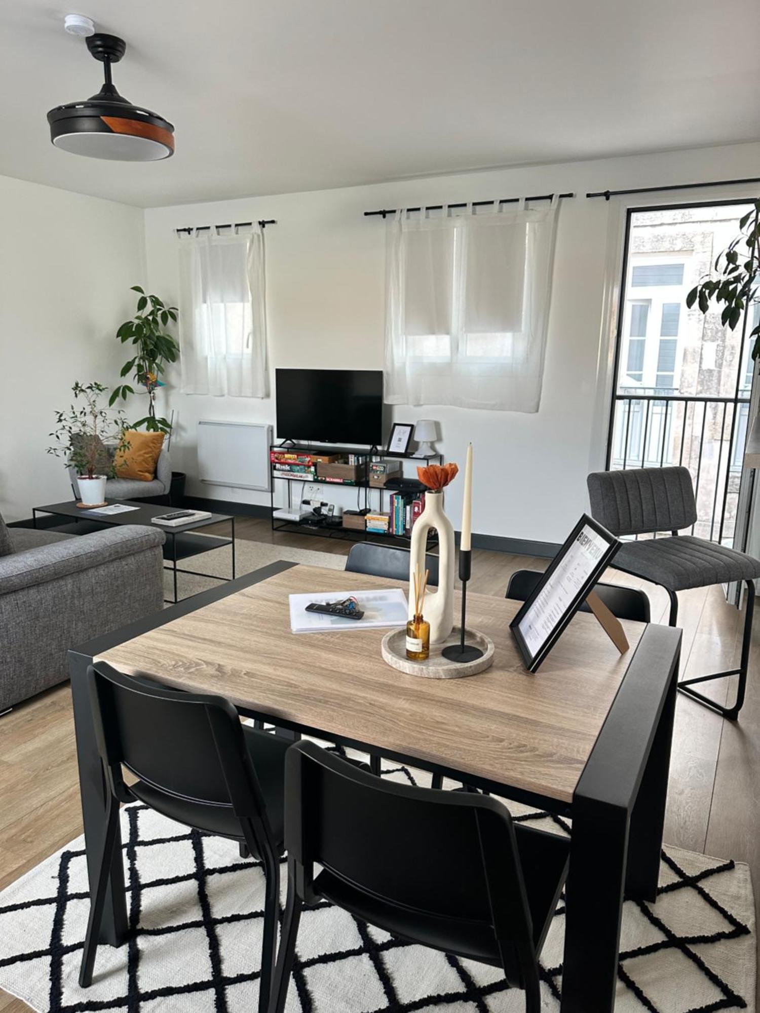 Hyper Centre A 80M Du Vieux Marche, T2 Calme Vue Sur Les Toits Rue Du Minage Apartment Ла Рошел Екстериор снимка